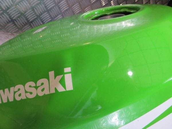 Depósito Kawasaki ZX6R 95-97 - Image 10