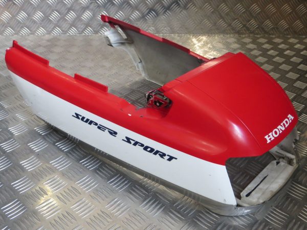 Carenagem Traseira Honda CBR1000F 90-92 - Image 2