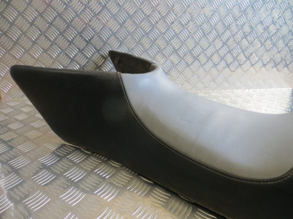 Banco Único Honda VFR750F 90-93 - Image 3