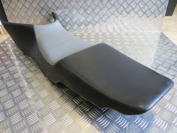 Banco Único Honda VFR750F 90-93 - Image 4