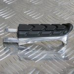 Pousa Pés Direito Honda CBR600F 99-00/ CBR600 Sport/ CBR1100XX 99-07/ VFR800 02-10/ CB600F 07-12 Hornet