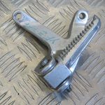 Suporte Esquerdo Passageiro Yamaha YZF750R 93-97