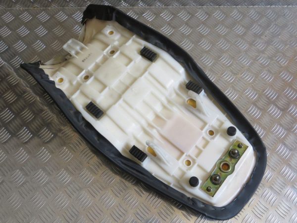 Banco Único Suzuki GSF600 00-04 Bandit - Image 6