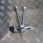 Suporte Esquerdo Passageiro Suzuki GSXR1000 K7/8