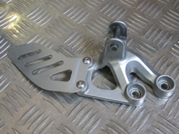 Suporte Esquerdo Condutor Suzuki GSXR600/750 08-10 - Image 2