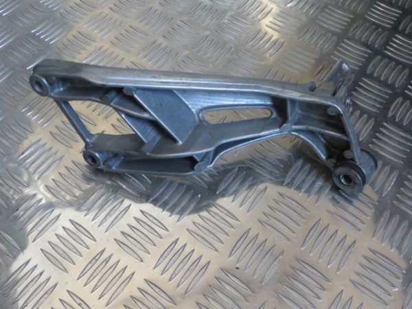 Suporte Esquerdo Passageiro Honda CBR1100XX 97-07 - Image 3