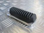 Pousa Pés Direito Condutor Suzuki GSXR1100 89-98/ RF600 93-96/ GSF600 95-04/ GSF1200 96-06/ GSF400 91-93 Bandit - Image 2