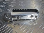 Pousa Pés Direito Condutor Suzuki GSXR1100 89-98/ RF600 93-96/ GSF600 95-04/ GSF1200 96-06/ GSF400 91-93 Bandit - Image 3