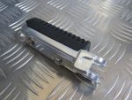 Pousa Pés Direito Condutor Suzuki GSXR1100 89-98/ RF600 93-96/ GSF600 95-04/ GSF1200 96-06/ GSF400 91-93 Bandit - Image 4