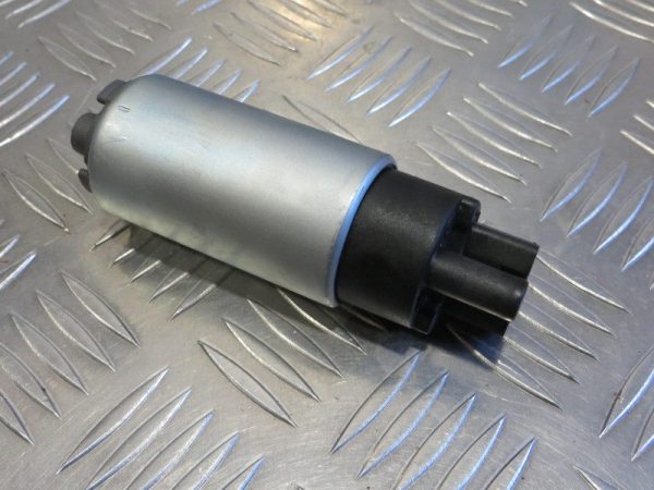 Bomba de Gasolina Honda CBR600 Sport 01-05/ CBR900RR 00-03/ CBR1100XX 01-07 / VTR1000 SP1 SP2 / CB900F Hornet 02-06 - Image 4