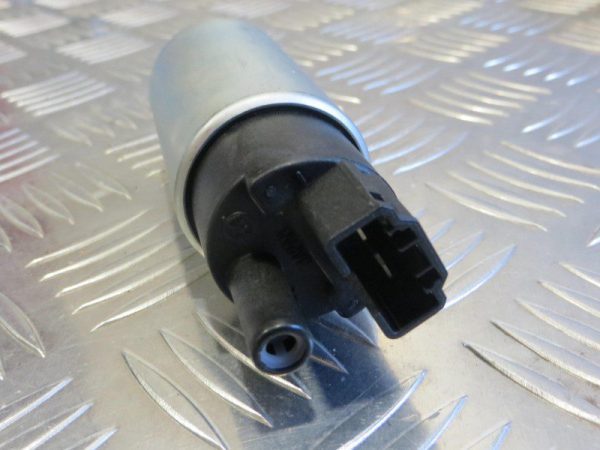 Bomba de Gasolina Honda CBR600 Sport 01-05/ CBR900RR 00-03/ CBR1100XX 01-07 / VTR1000 SP1 SP2 / CB900F Hornet 02-06 - Image 2