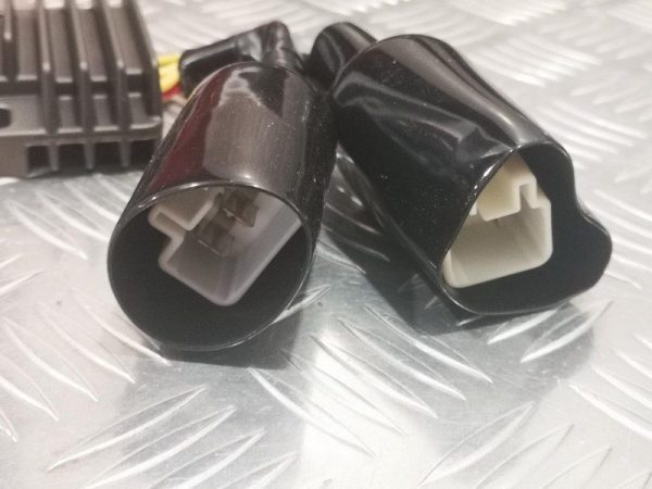 Rectificador de corrente Honda CBR1000RR 04-05 - Image 2