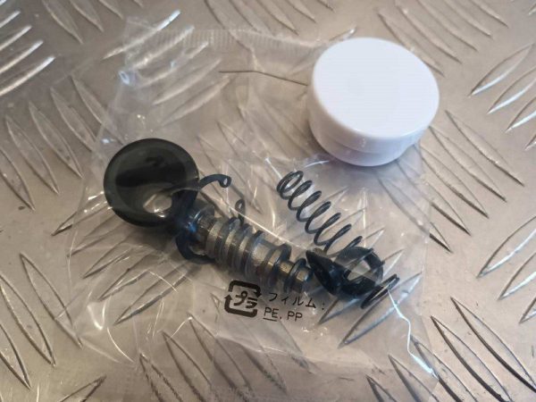 Kit Reparação Bomba Travão Traseira (Pé) Suzuki GSF / GSXR / RF/ GSX/ GS500 / SV650 / TL1000R - Image 2