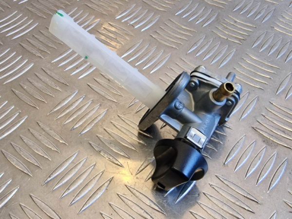 Torneira de Gasolina Suzuki GSX600F 98-01 / GSX750F 98-06 - Image 2