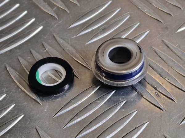 Vedante Bomba de Água Kawasaki GPZ500 87-00/ EN500 90-09/ KLR600 / KLR650/ KLX650R - Image 2