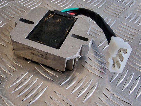 Rectificador de Corrente Suzuki GSXR600 97-00/ GSXR750 96-99 Srad / GSXR1300 Hayabusa 99-06/ GSXR1000 01-04 - Image 2