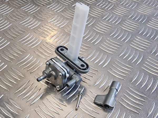 Torneira de Gasolina Suzuki GSXR750 85-87/ GSXR1100 86-88 - Image 4