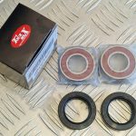 Kit Rolamentos c/ Vedantes Roda Frente Honda CB600F Hornet 98-01/ CBR600F 95-98/ CBR900RR 94-97/ CBR1000F 89-98/ CBR1100XX 97-98/ VFR750 88-97/ VTR1000F 97-06