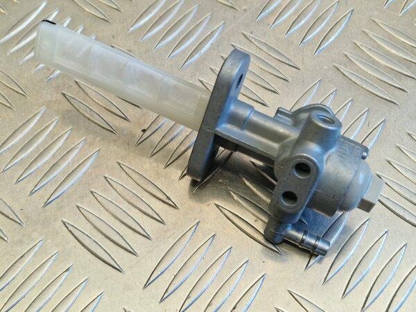 Torneira de Gasolina Suzuki GN125 94-98/ GN250 85-97 - Image 2