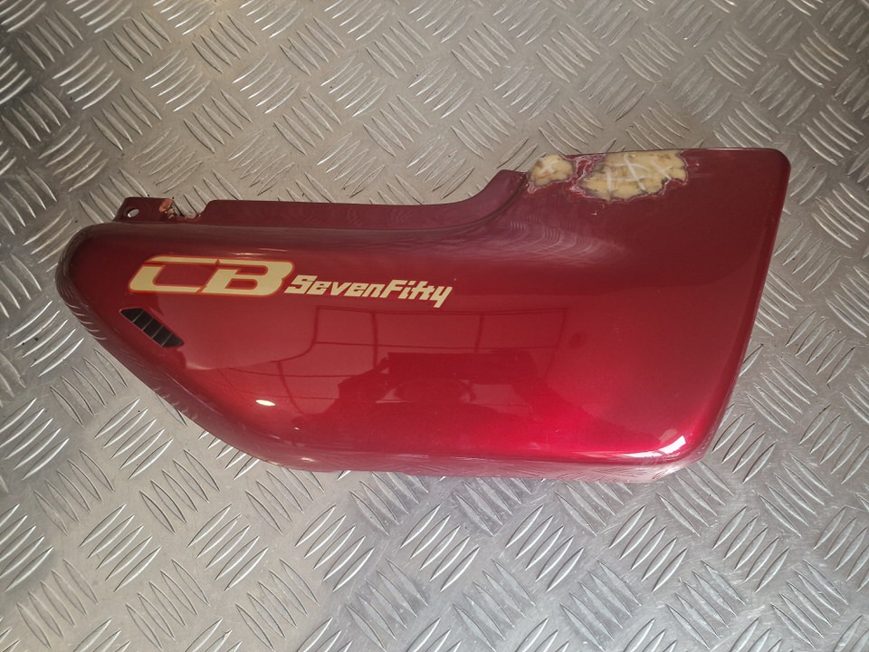 20250411_144101 Tampa Lateral Direita Honda CB750 Seven Fifty - Image 1