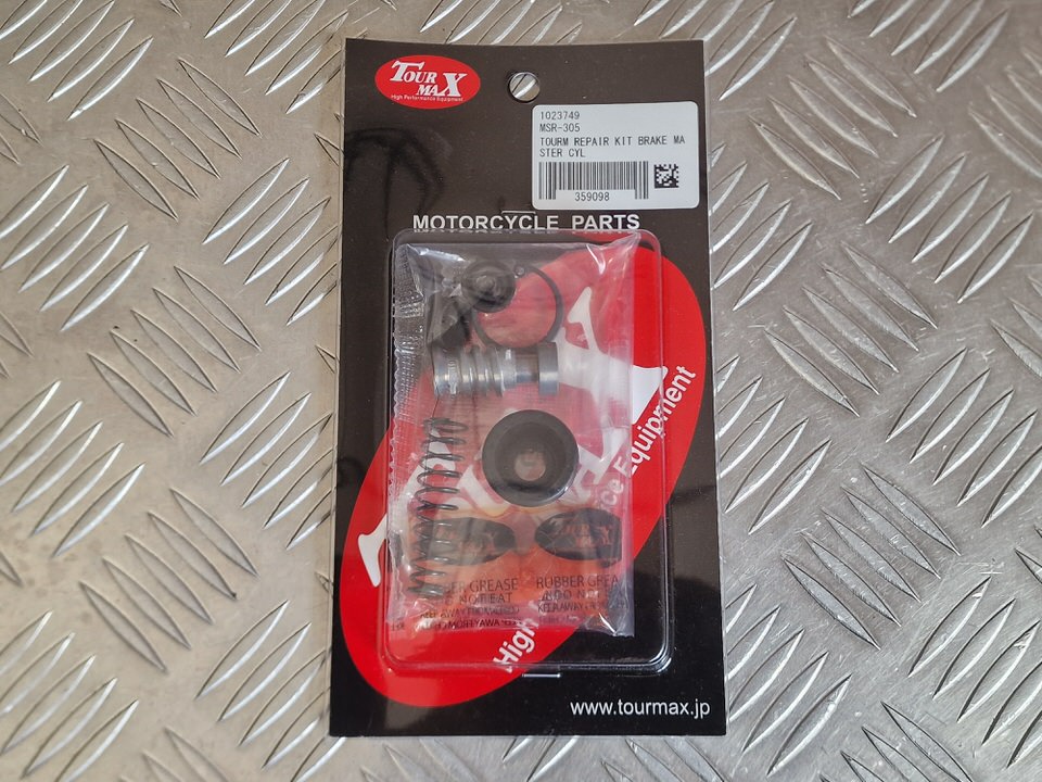 20250717_142036 Kit Reparação Bomba Travão Traseira (Pé) Suzuki DL1000 V-strom 02-10/ DL650 04-12/ GSF1250 07-11/ GSF650 06-10/ GSR600 06-10/ GSX650F 08-12/ GSXR1000 03-08/ SV650 03-09/ SV1000 03-07 - Image 1