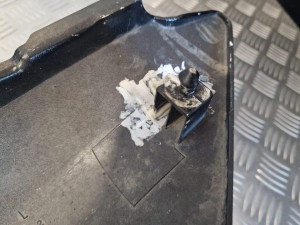 Lateral Trás Esquerda Yamaha FZR600 89-93 - Image 9