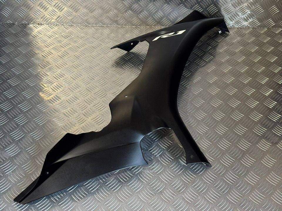 WhatsApp Image 2026-01-15 at 15.38.13 Lateral Direita Yamaha YZF R1 15-19 - Image 1