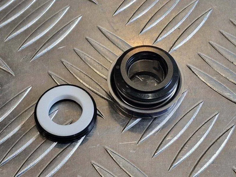 20221027_100621 Vedante Bomba de Água Yamaha YZF R1 98-06 / YZF R6 99-05/ FZR1000 87-95/ GTS1000/ VMAX 1200/ FZS1000 01-05/ FZ6 04-10/ FJR1300/ FZX750/ YZF750R/ YZF1000R - Image 1