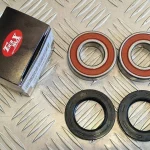 Kit Rolamentos c/ Vedantes Roda Frente Suzuki GSXR1300 Hayabusa 99-18/ GSX1400 02-07/ GSXR600 97-10/ GSXR750 96-10/ GSXR1000 01-22/ SV1000 03-05/ TL1000S 97-00/ TL1000R 98-99