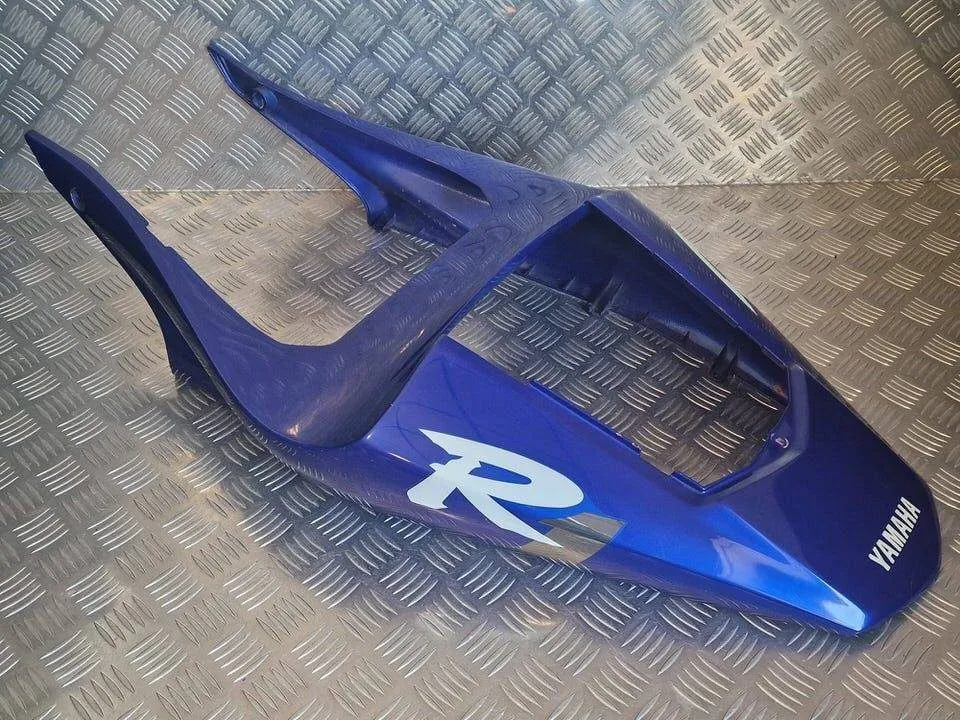Imagem-WhatsApp-2025-10-02-as-15.59.08_139a1783 Carenagem Traseira Yamaha YZF R1 00-01 - Image 1