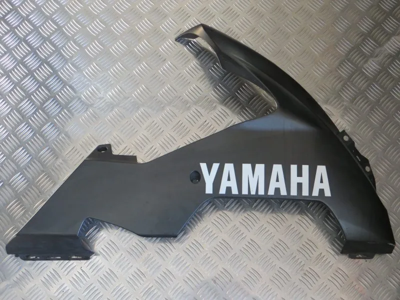 img_0821-1 Bico Direito Yamaha YZF R1 04-06 - Image 1