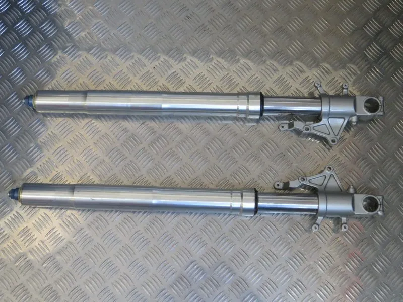 img_77239-2 Bainhas Completas Suzuki GSXR750 00-03 - Image 1