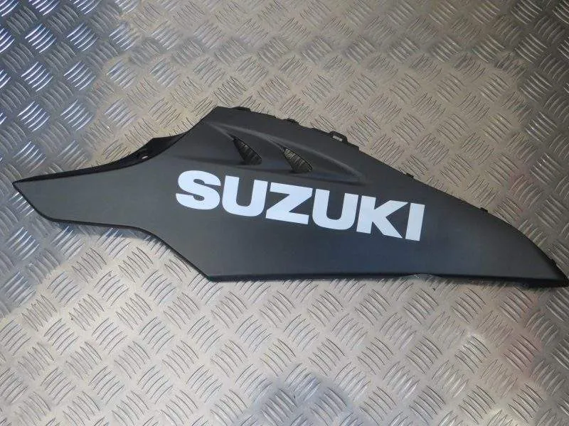 img_83039-1 Bico Direito Suzuki GSXR1000 09-12 - Image 1
